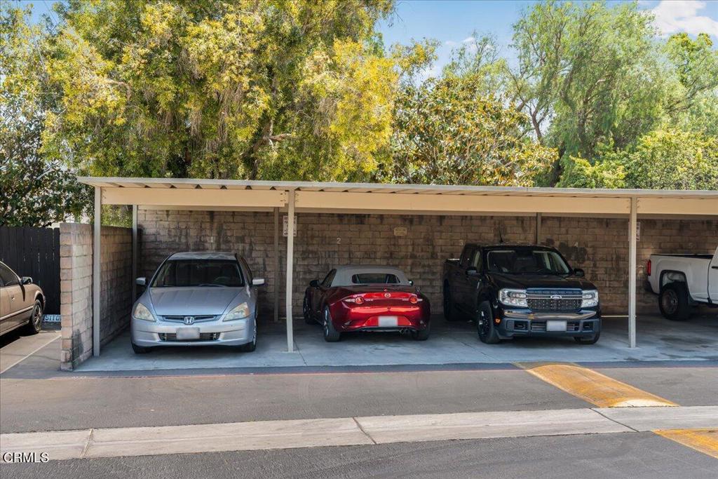 202 S Steckel Drive Property Photo 12
