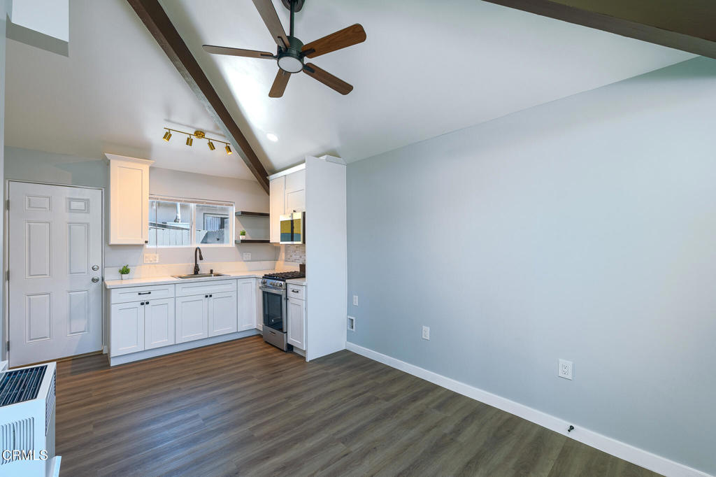 506 E Hemlock Street Property Photo 2
