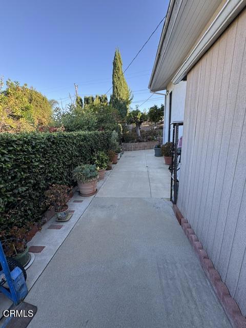 935 E Hillcrest Drive Property Photo 26
