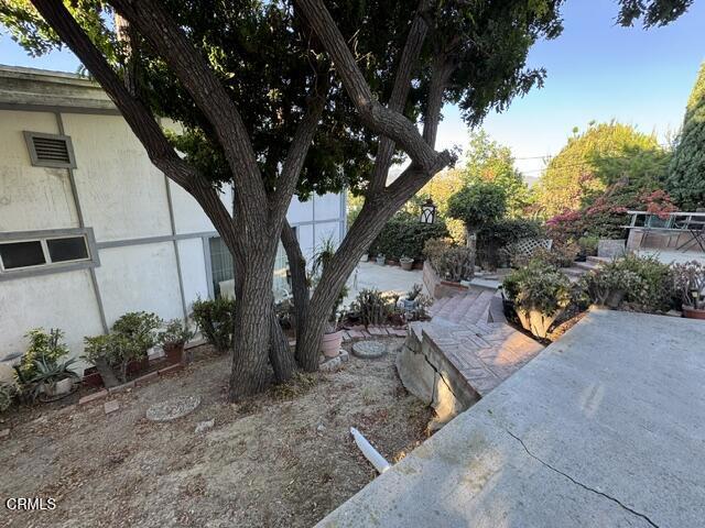 935 E Hillcrest Drive Property Photo 31