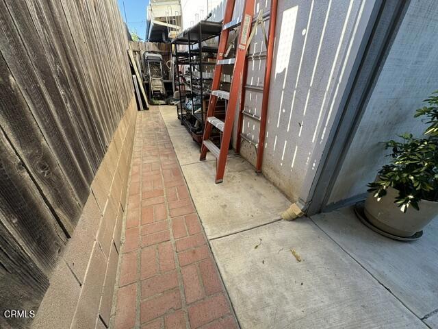 935 E Hillcrest Drive Property Photo 33