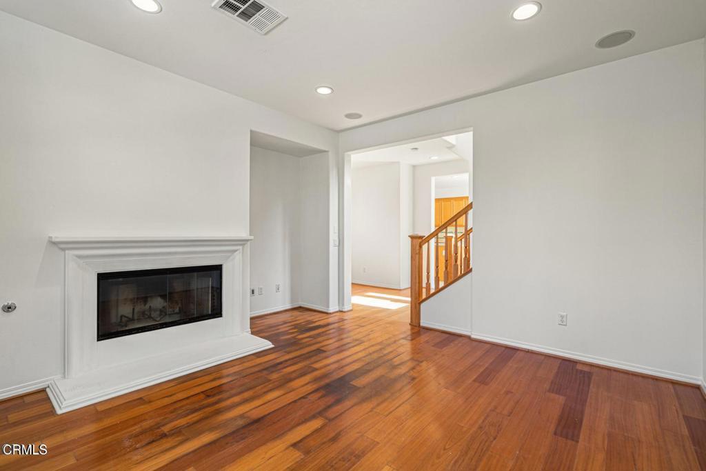 368 E B Street Property Photo 5