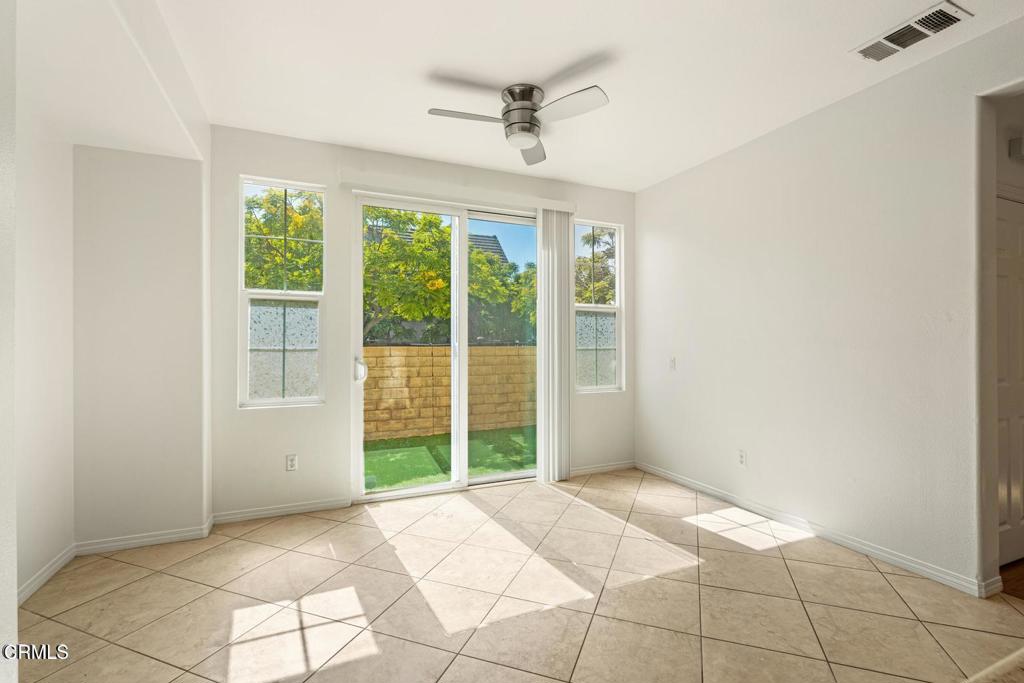 368 E B Street Property Photo 8