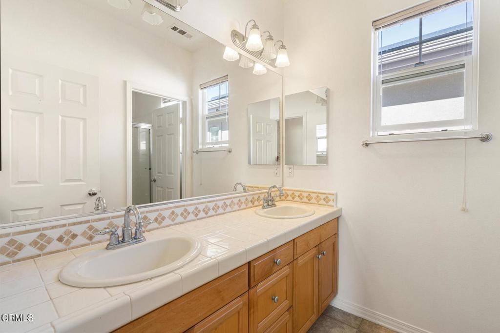 368 E B Street Property Photo 18