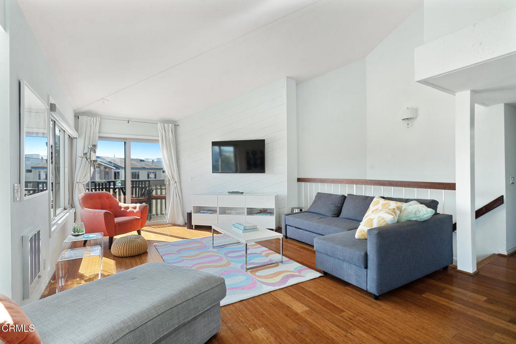 4532 La Brea Street Property Photo 6