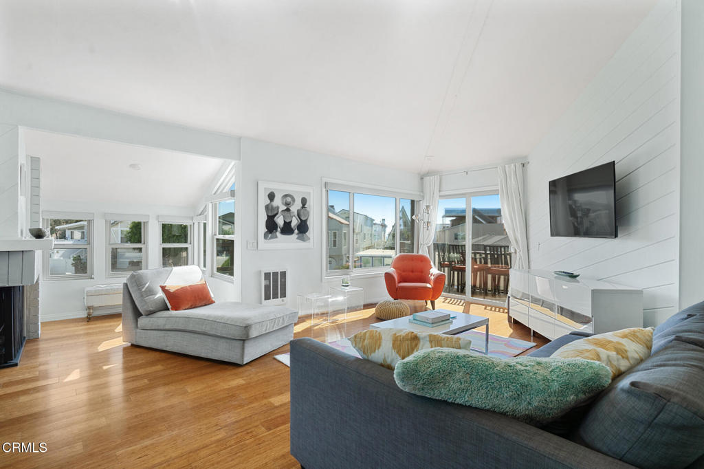 4532 La Brea Street Property Photo 7