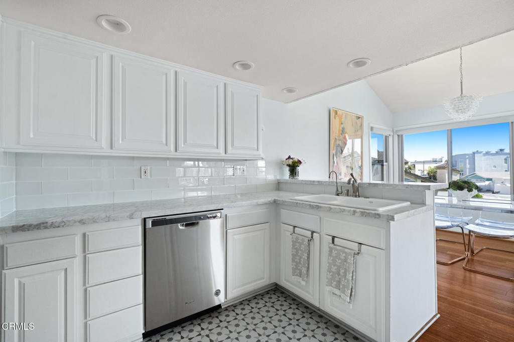 4532 La Brea Street Property Photo 13