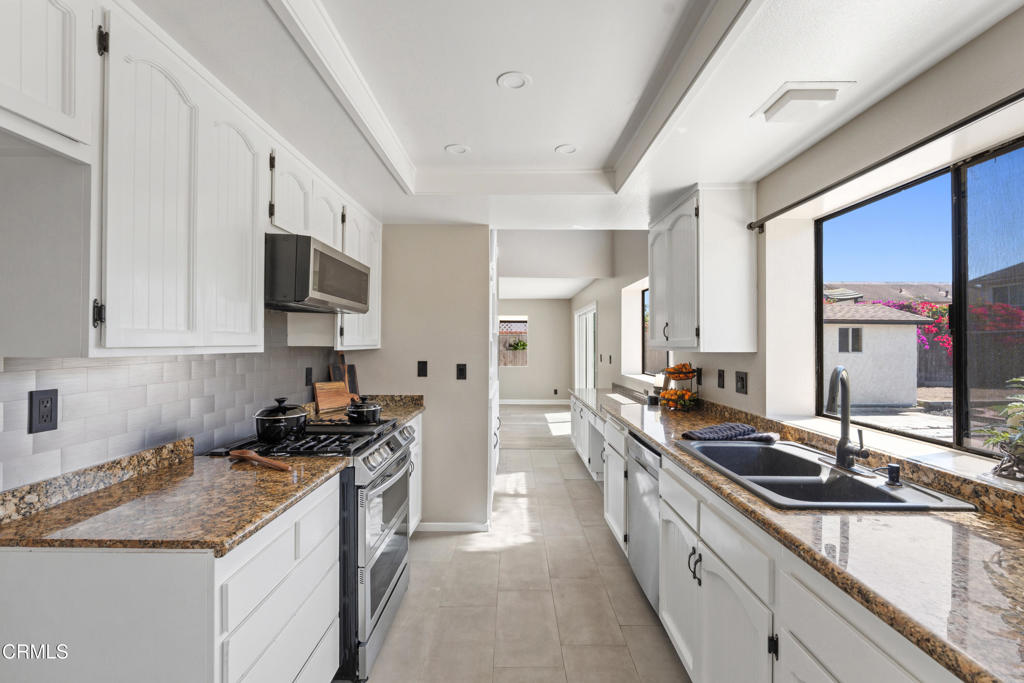 3010 Leeward Way Property Photo 12