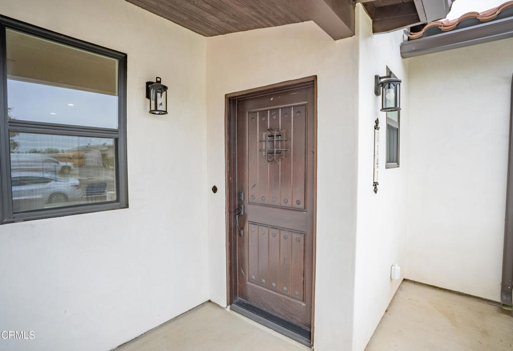 1141 W 2nd Street Property Photo 6