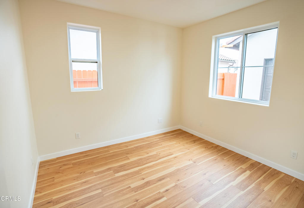 1141 W 2nd Street Property Photo 25