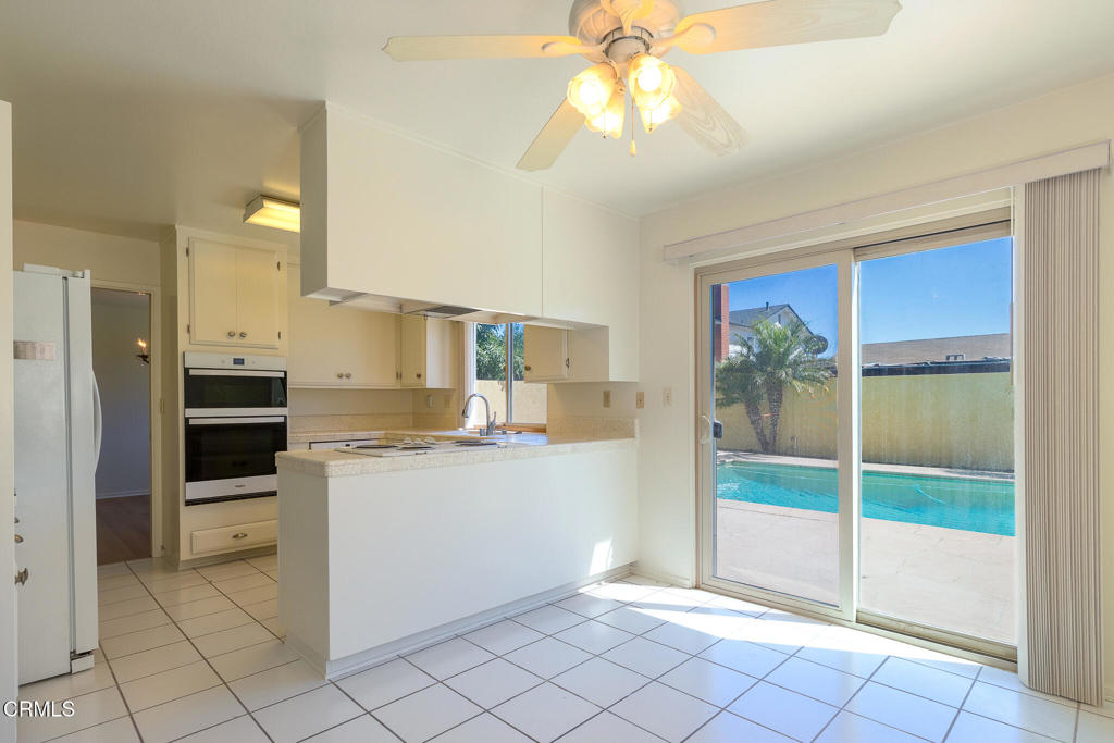 2434 El Cajon Way Property Photo 2