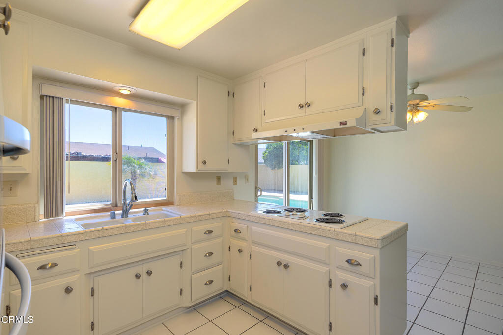 2434 El Cajon Way Property Photo 3