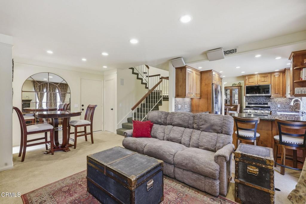 978 Jasper Avenue Property Photo 11