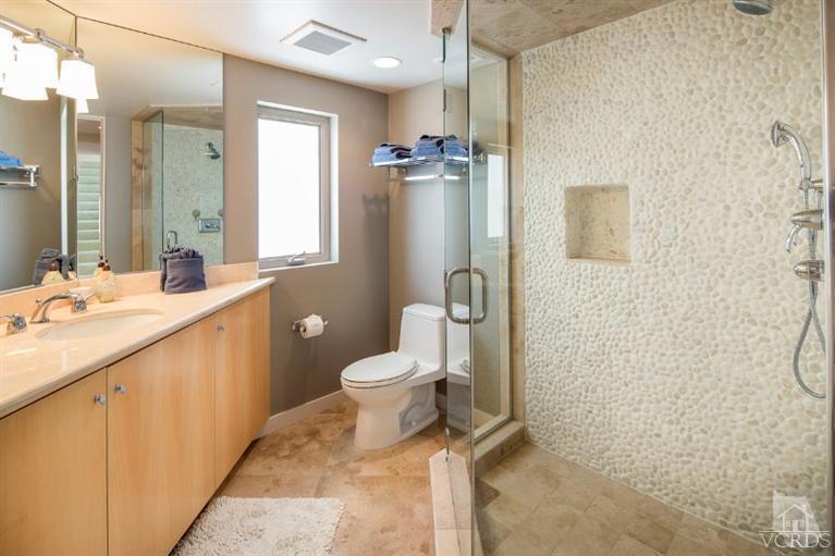 3302 Ocean Drive Drive Property Photo 15