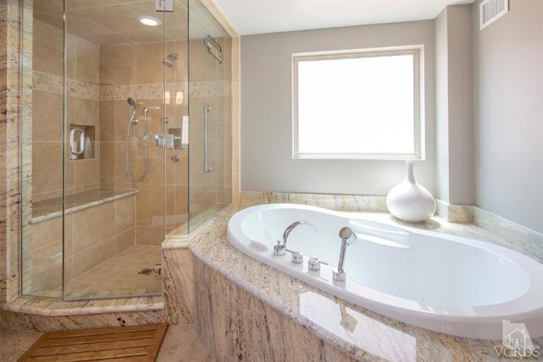 3302 Ocean Drive Drive Property Photo 21