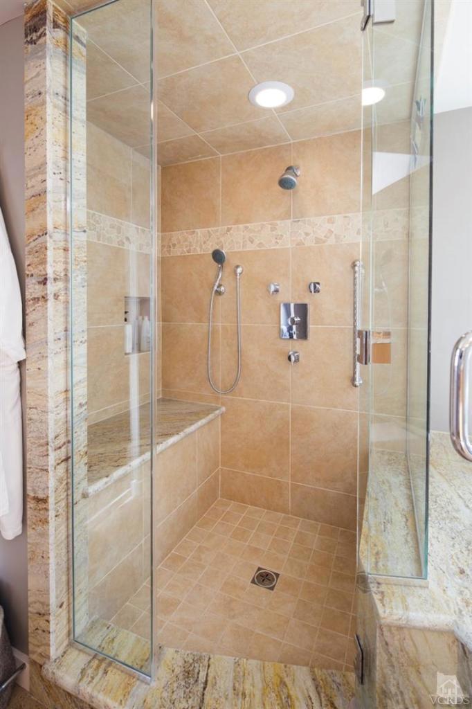 3302 Ocean Drive Drive Property Photo 22