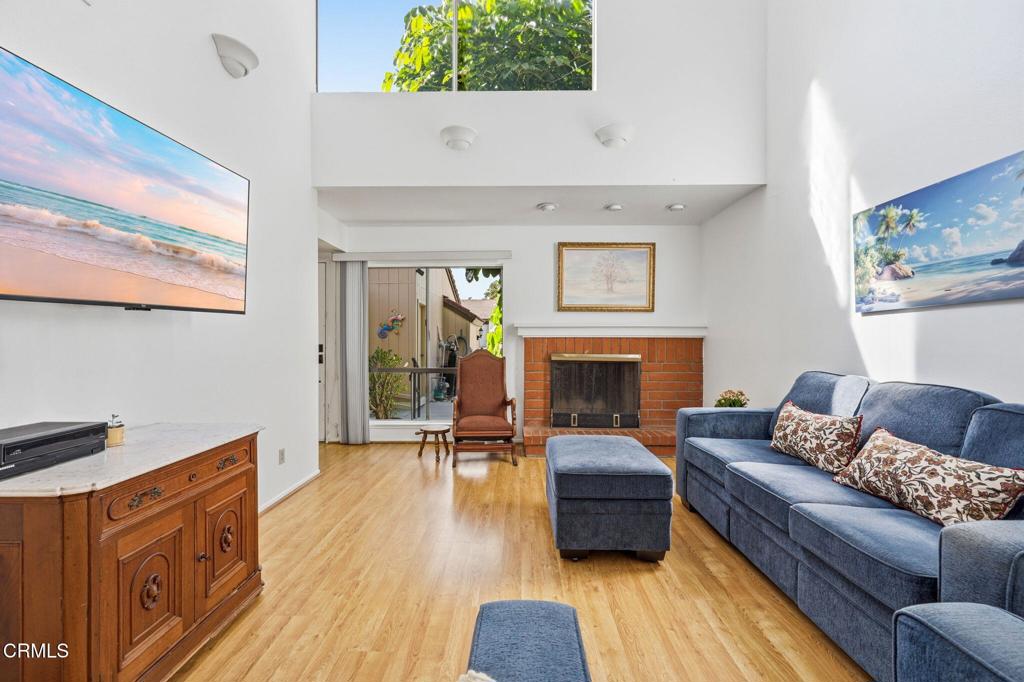 10412 Boulder Court Property Photo 4