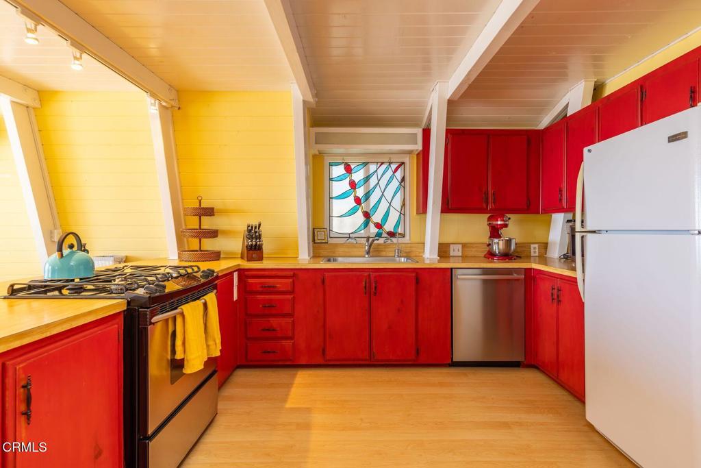 3828 W Pacific Coast Highway Property Photo 15