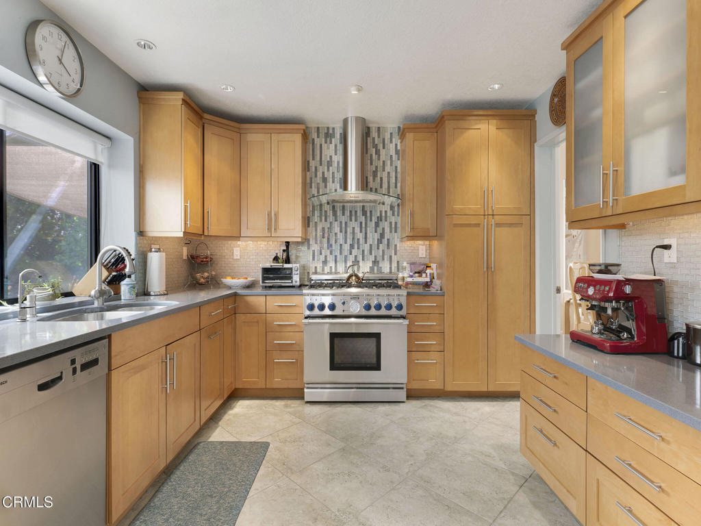 754 Lynnmere Drive Property Photo 2