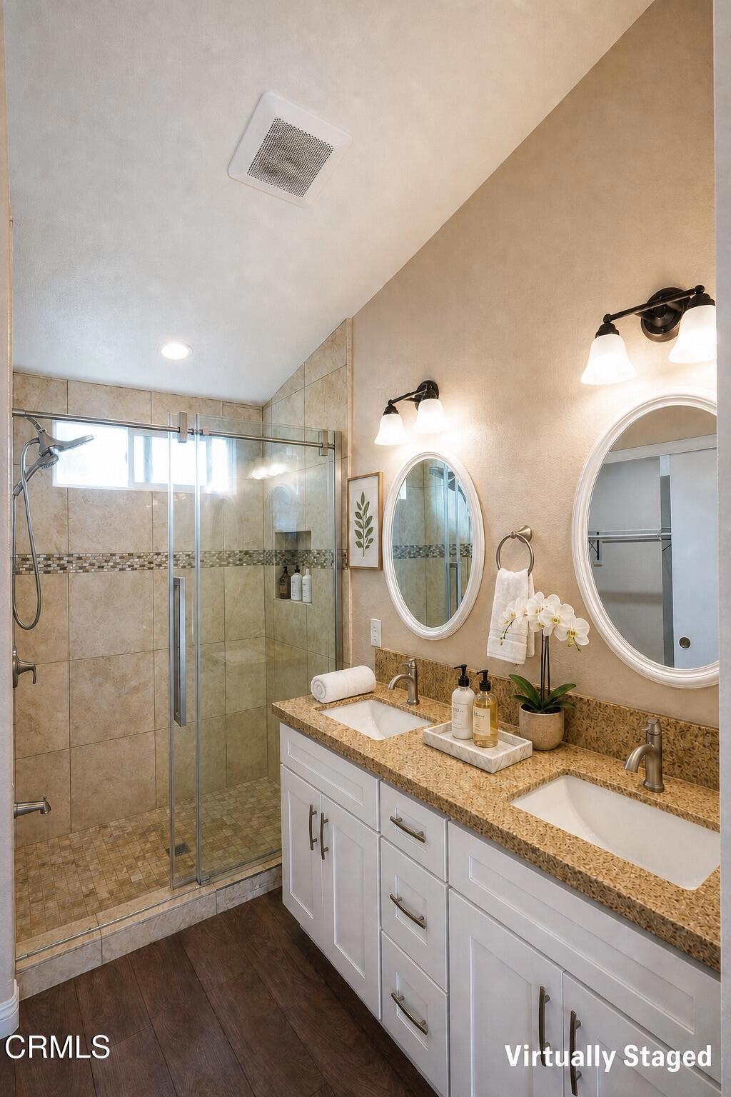 401 Hermosa Way Property Photo 4