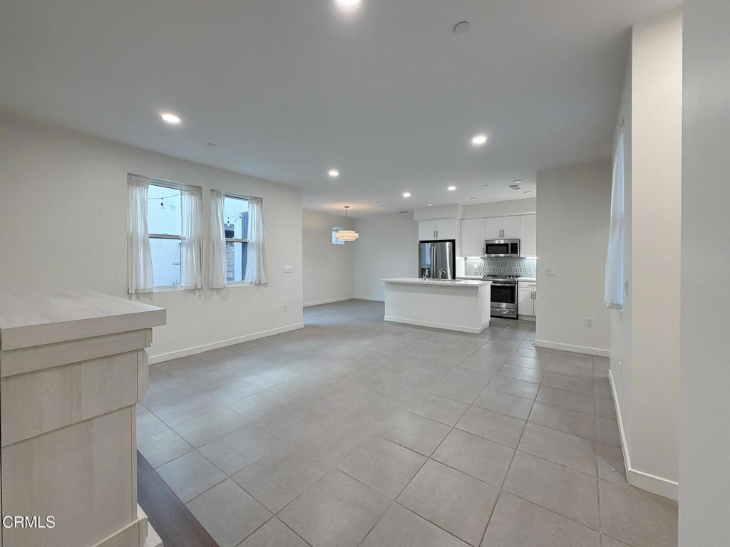1568 E Thompson Boulevard Property Photo 3
