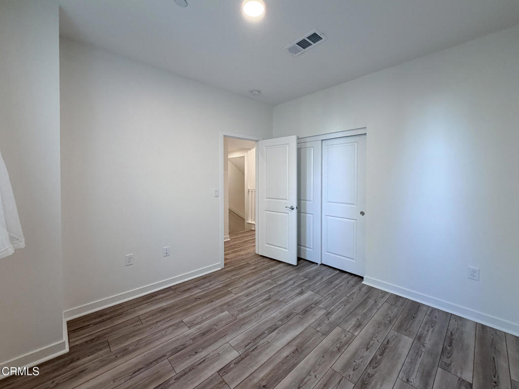 1568 E Thompson Boulevard Property Photo 4