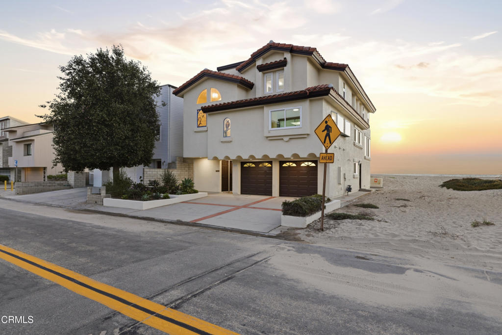 3933 Ocean Drive Property Photo 1