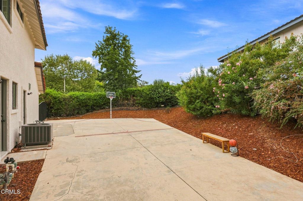 947 Golden Crest Avenue Property Photo 35