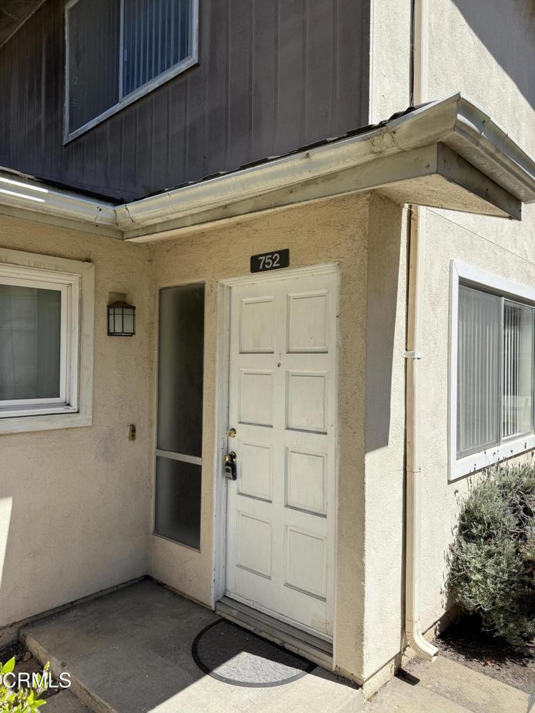 752 W Hemlock Street Property Photo 2