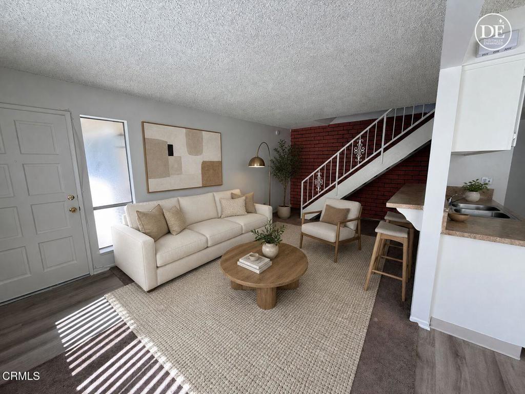 752 W Hemlock Street Property Photo 4