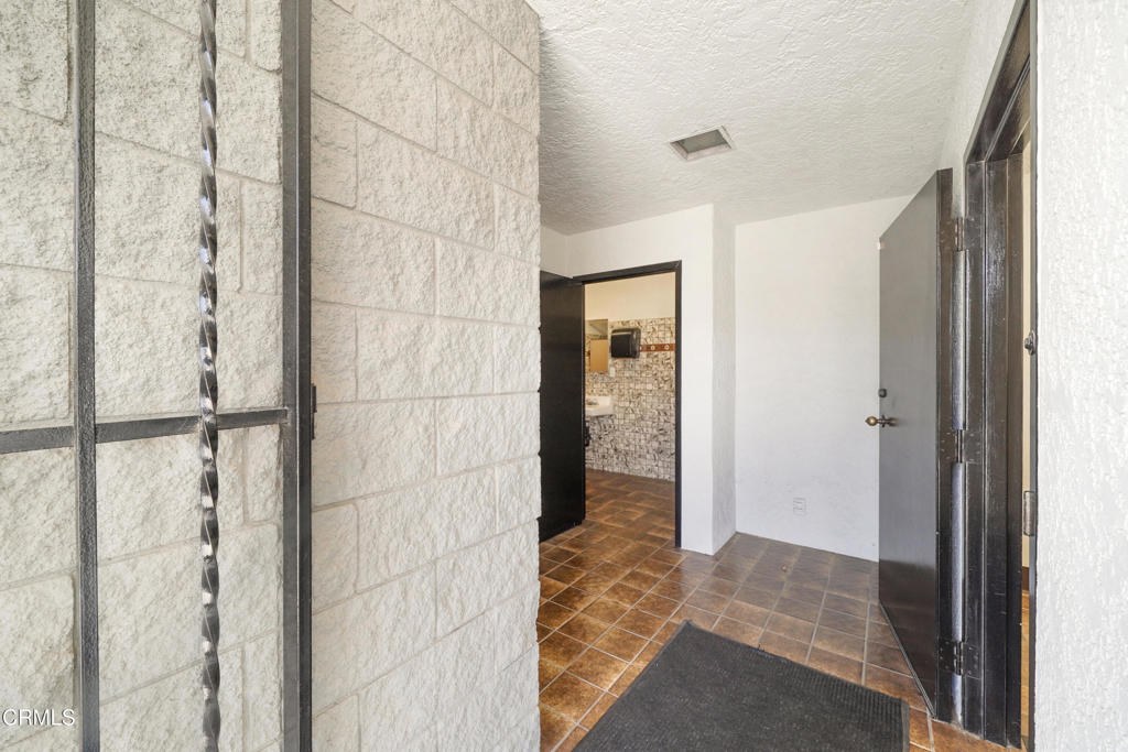 1301 E Main Street Property Photo 16
