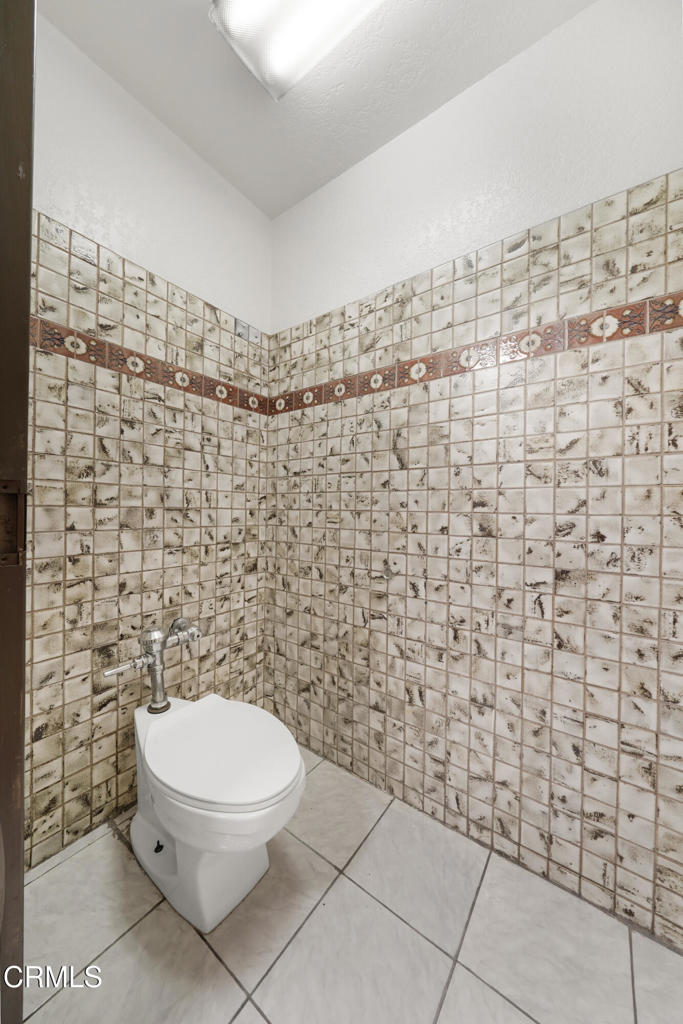 1301 E Main Street Property Photo 23