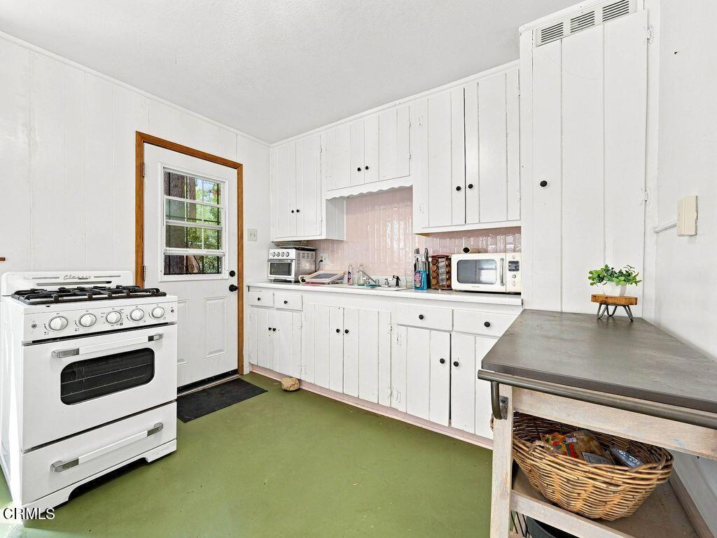 506 W Rainbow Boulevard Property Photo 14