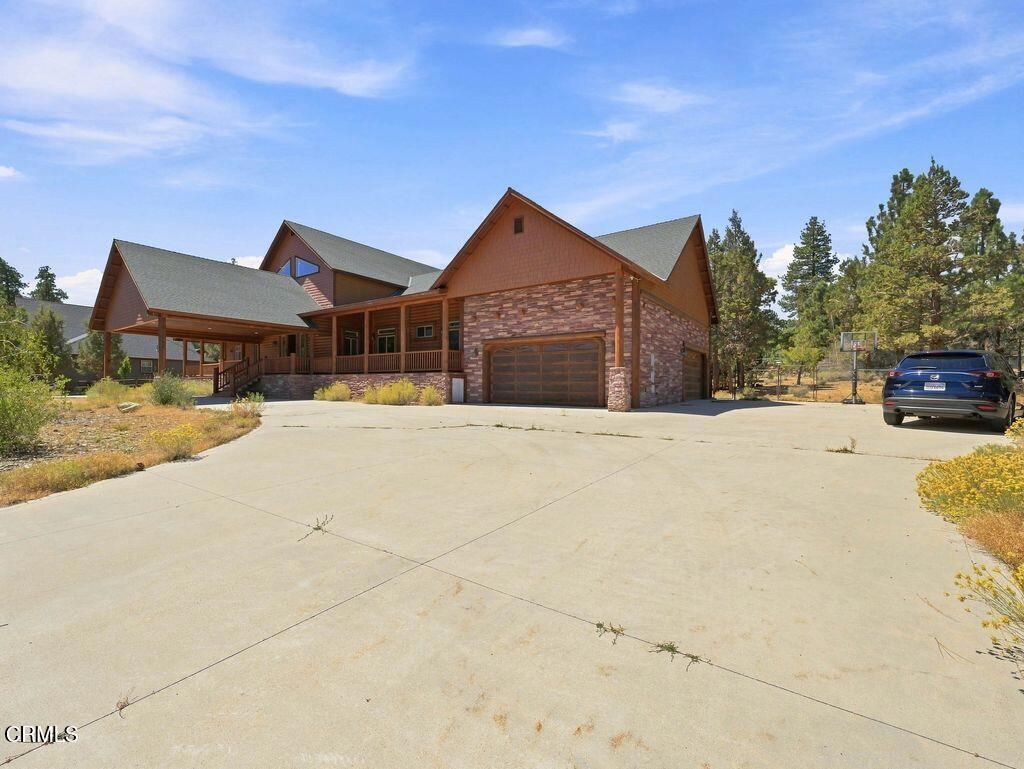 1099 Heritage Trail Property Photo 1