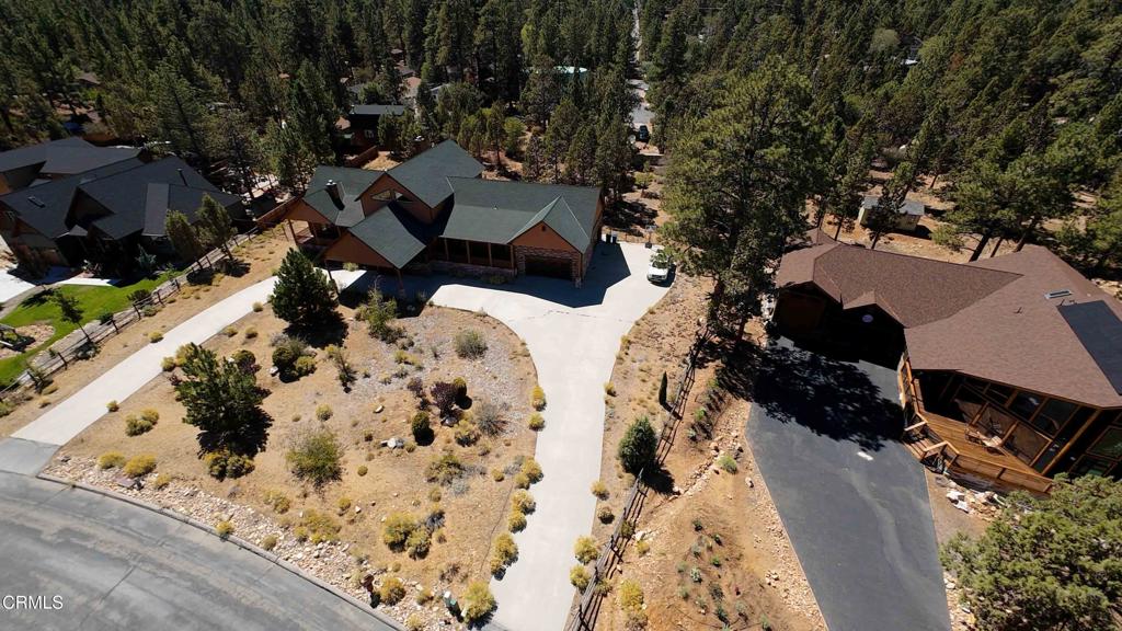 1099 Heritage Trail Property Photo 2