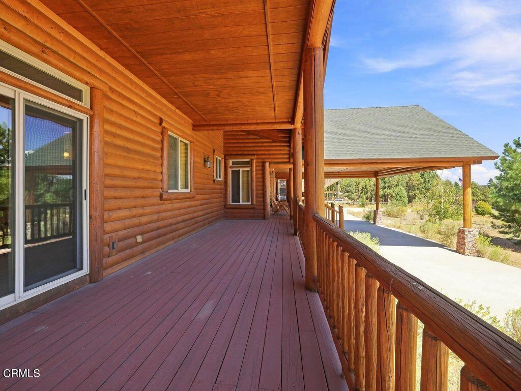 1099 Heritage Trail Property Photo 4