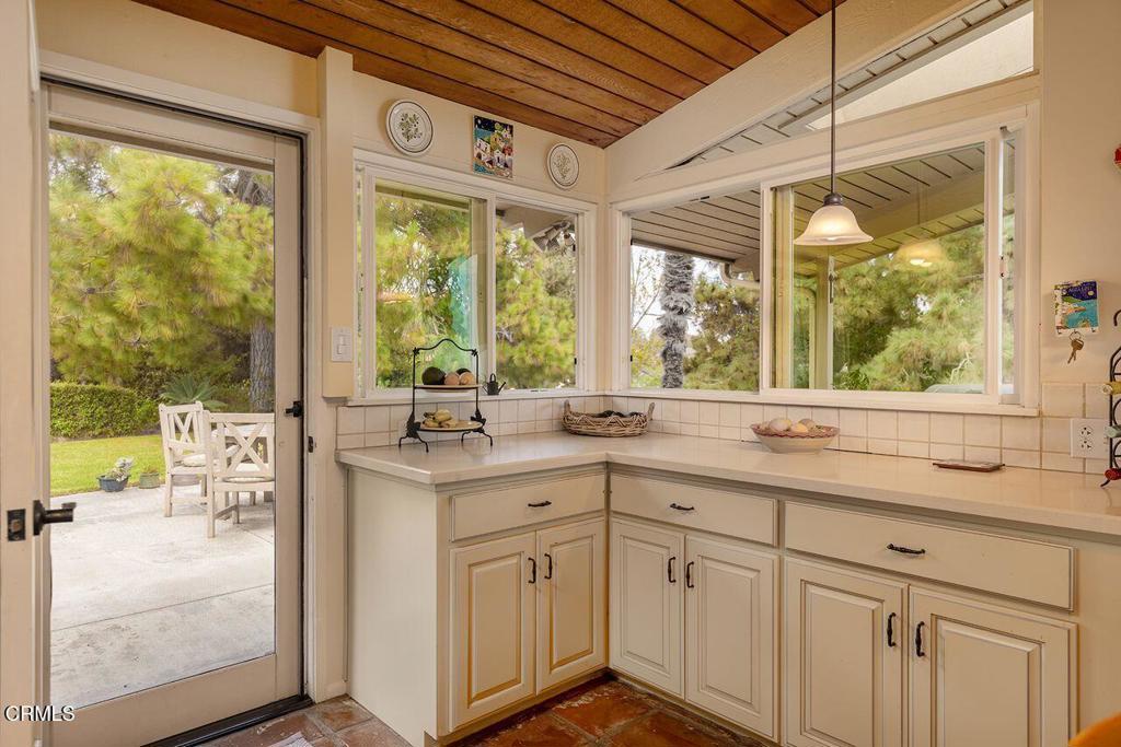 11111 Foothill Road Property Photo 13