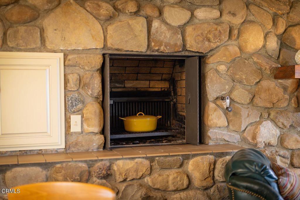 11111 Foothill Road Property Photo 14