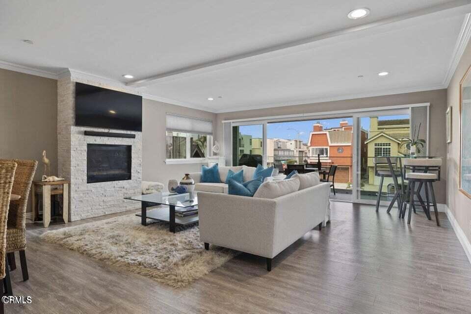 104 La Brea Street Property Photo 8