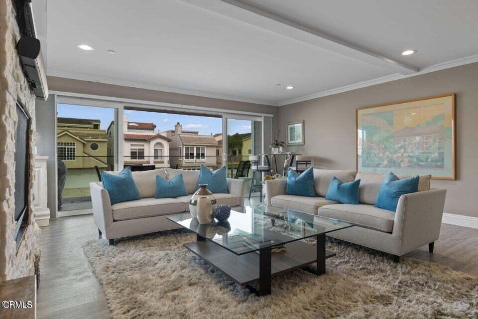 104 La Brea Street Property Photo 10