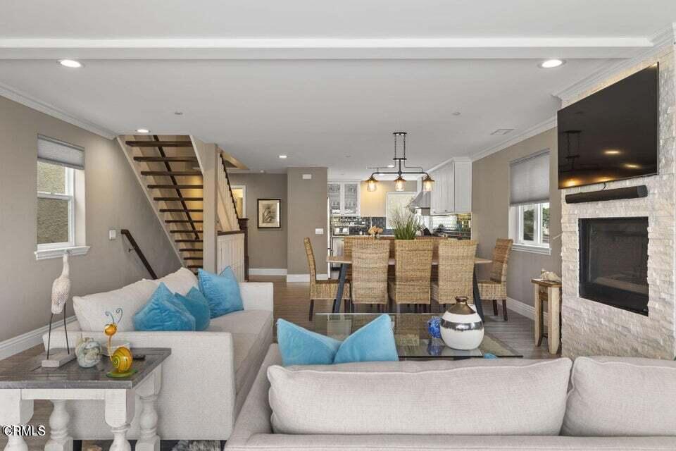 104 La Brea Street Property Photo 12
