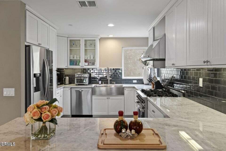 104 La Brea Street Property Photo 16