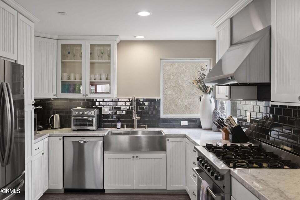 104 La Brea Street Property Photo 17