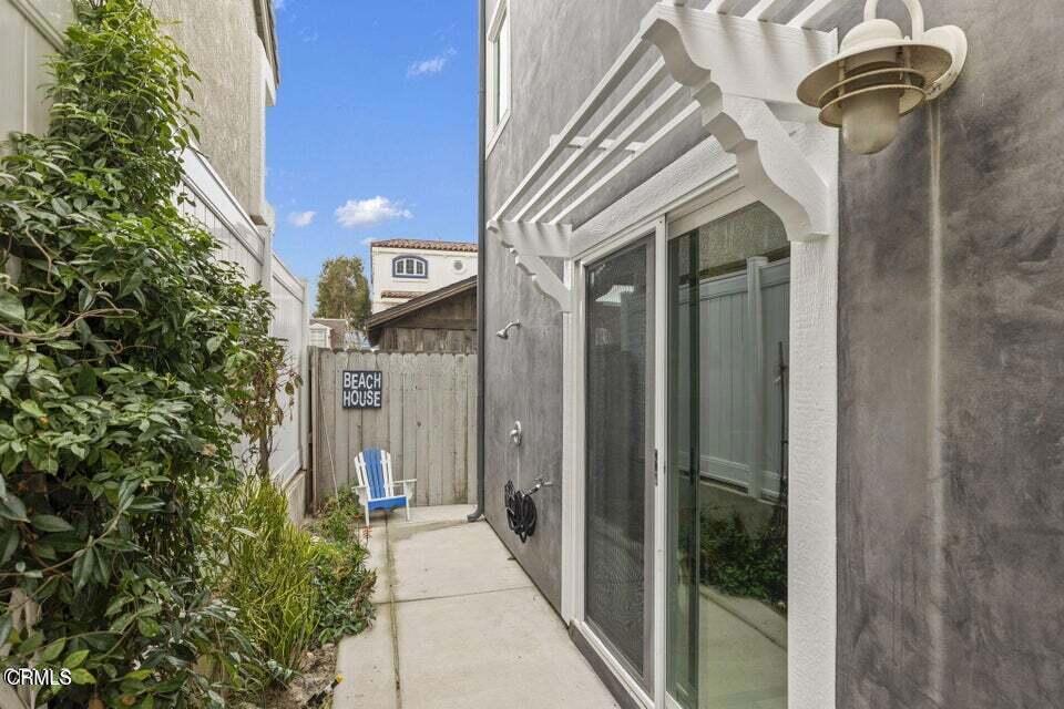 104 La Brea Street Property Photo 49