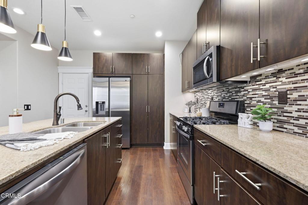 2700 Riverpark Boulevard Property Photo 10