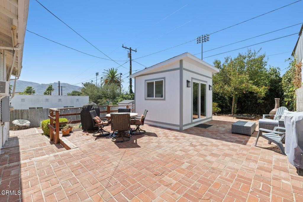 11 Palm Court Property Photo 9