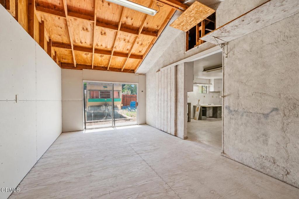 124 S Padre Juan Avenue Property Photo 32