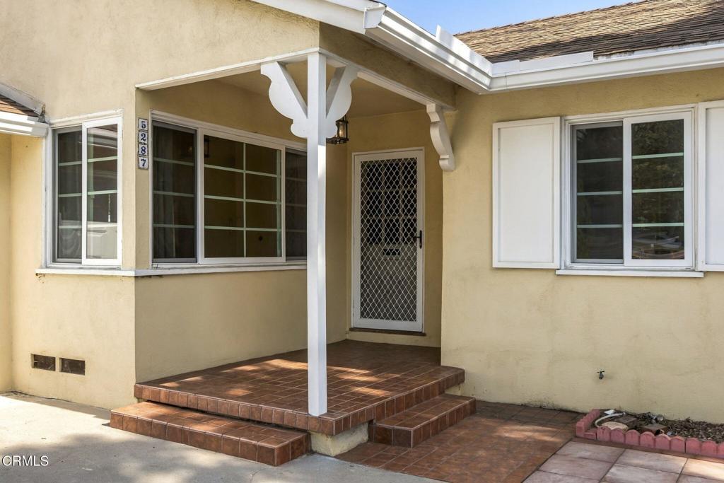 5287 Aurora Drive Property Photo 3
