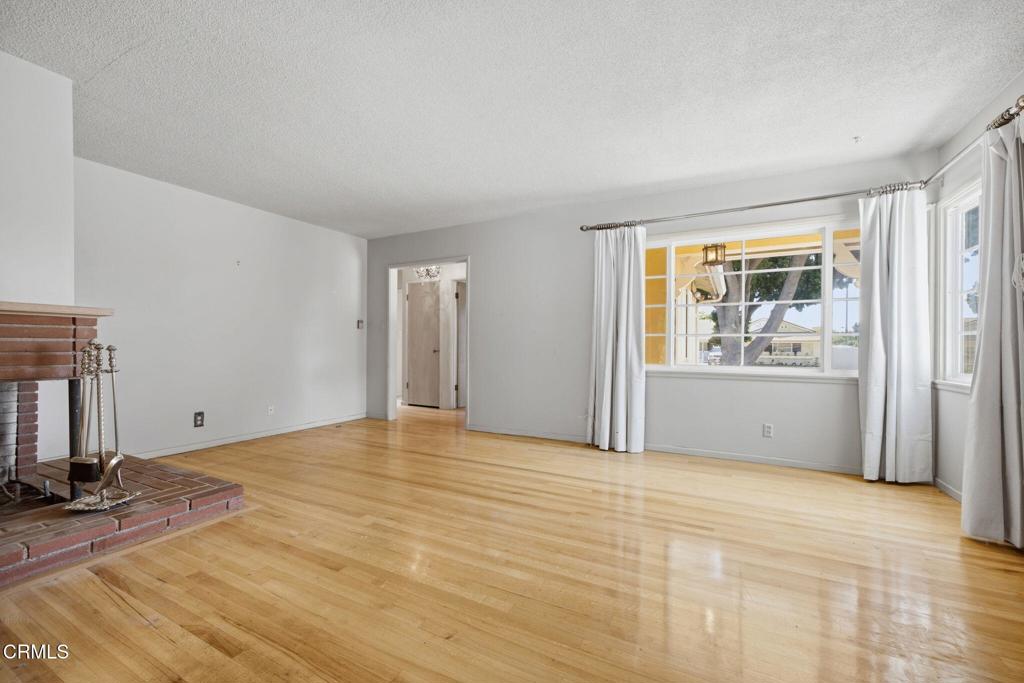 5287 Aurora Drive Property Photo 8
