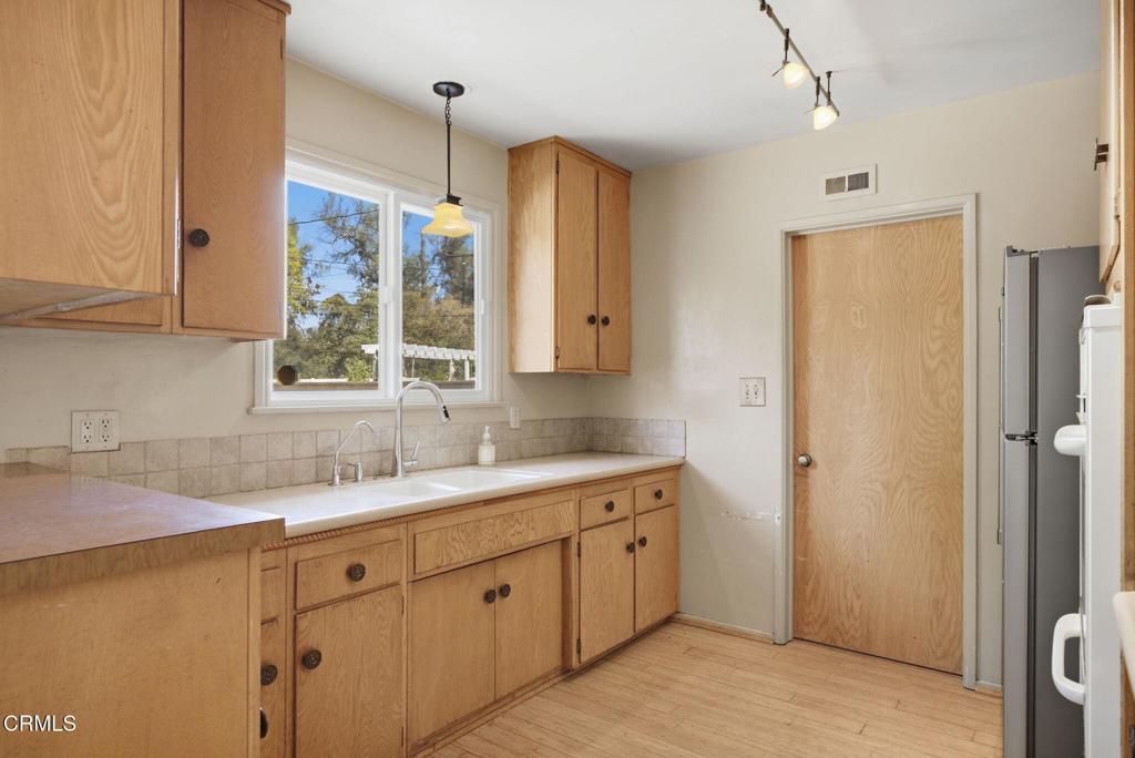 5287 Aurora Drive Property Photo 12
